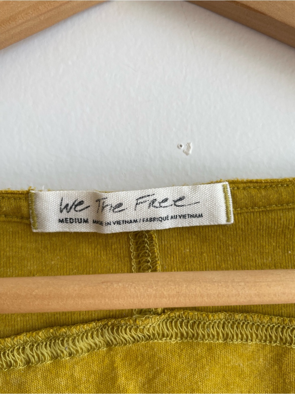 We The Free Cap Sleeve Scoop Neck Tshirt Size M Ruched Sides Chartreuse Color - Picture 3 of 8